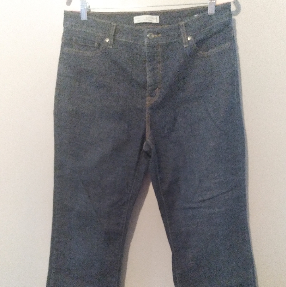Levi bootcut 512 Jeans, perfectly slimming.